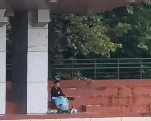 荷兰网红吃瓜事件视频大全