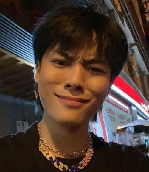 网红小杨哥吃瓜事件视频,揭秘网络红人的争议瞬间